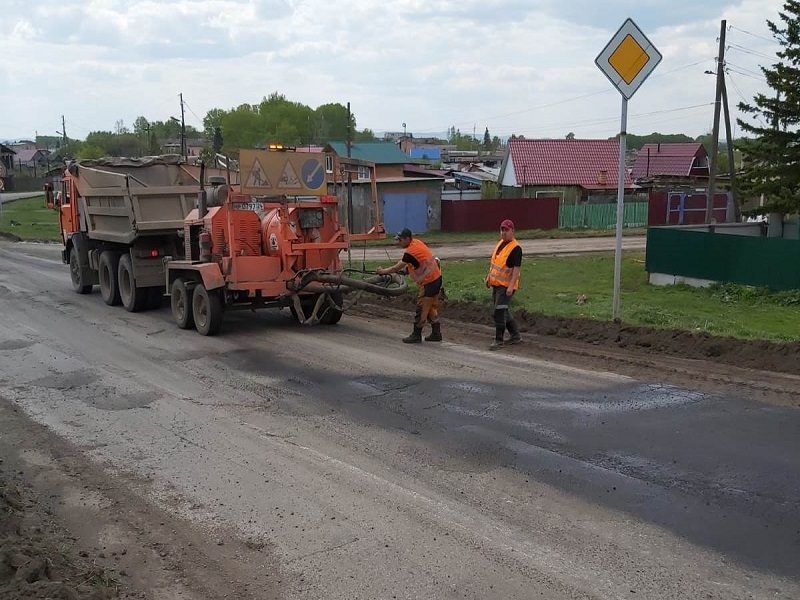 Дорожники начали ремонт въезда в город со стороны Красноярска.