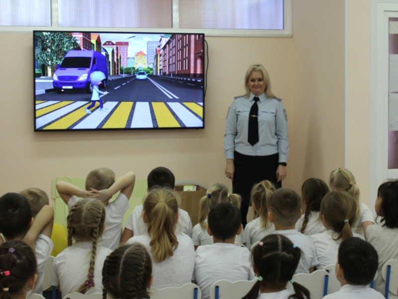 В Шарыпово провели для дошкольников мультуроки по правилам дорожного движения.