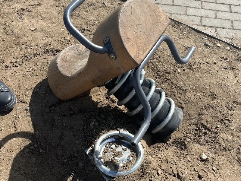 сломано.
