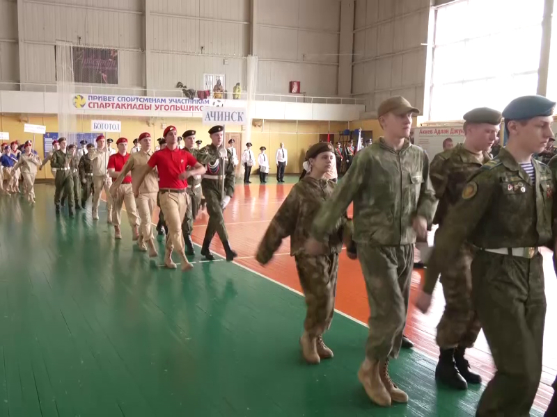 Лучшие в строевой подготовке.