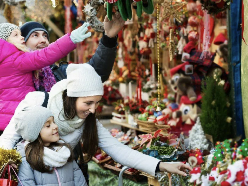 Приглашаем жителей города Шарыпово и Шарыповского района принять участие в новогодней ярмарке.